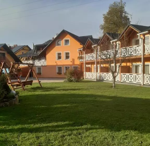 Aamiaismajoitus (B&B) Gosciniec Pod Brzegiem