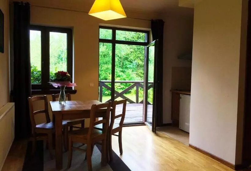 ベッドアンドブレックファースト Modryna   Modrzewiowy Dom