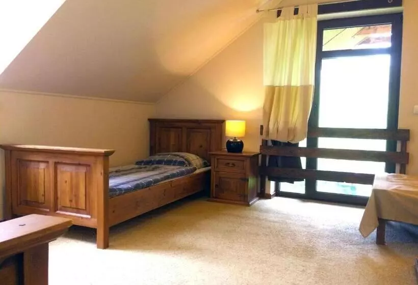 ベッドアンドブレックファースト Modryna   Modrzewiowy Dom