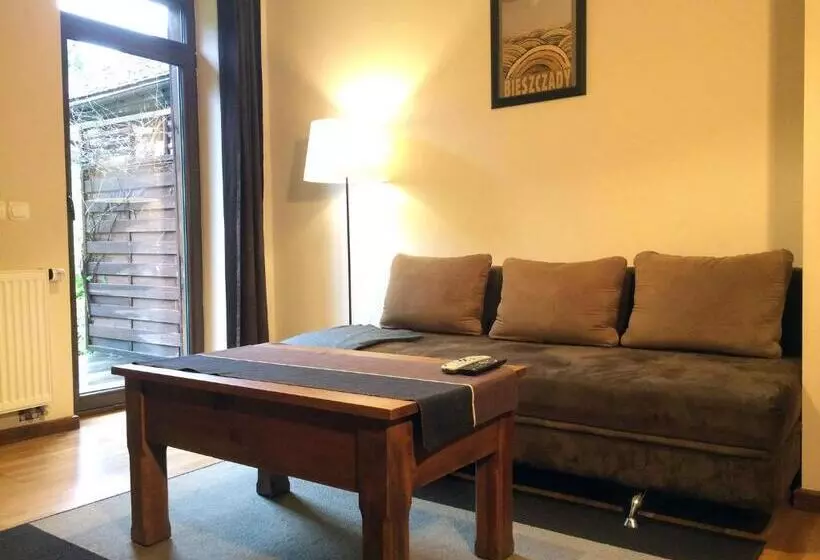 ベッドアンドブレックファースト Modryna   Modrzewiowy Dom