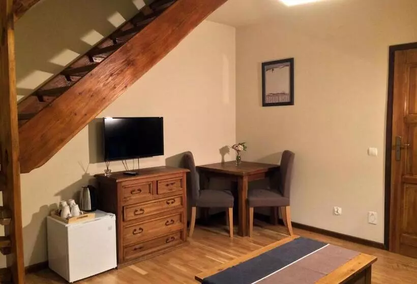 ベッドアンドブレックファースト Modryna   Modrzewiowy Dom