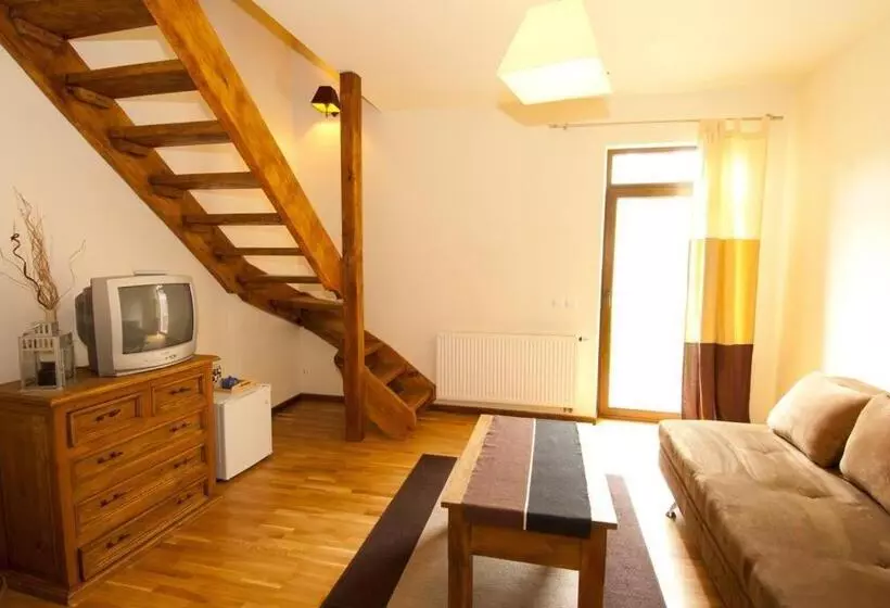 ベッドアンドブレックファースト Modryna   Modrzewiowy Dom