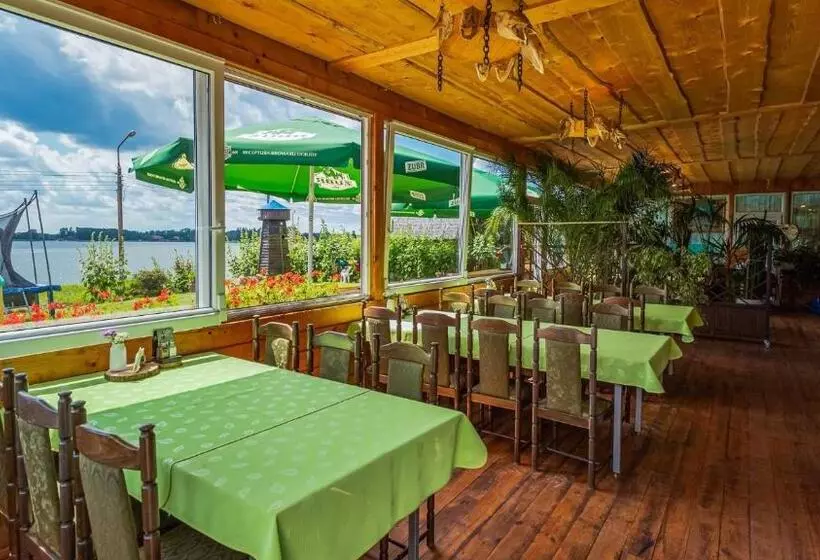 Aamiaismajoitus (B&B) Niebieska Tawerna