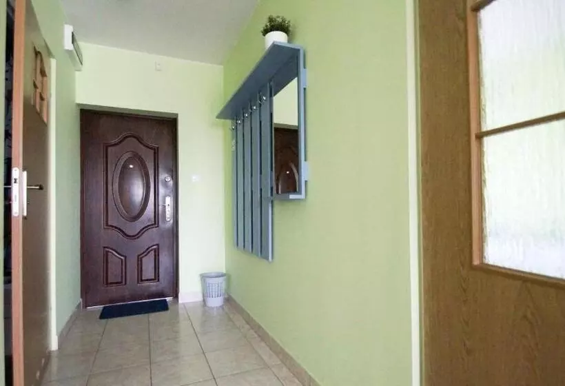 Aamiaismajoitus (B&B) Niebieska Tawerna