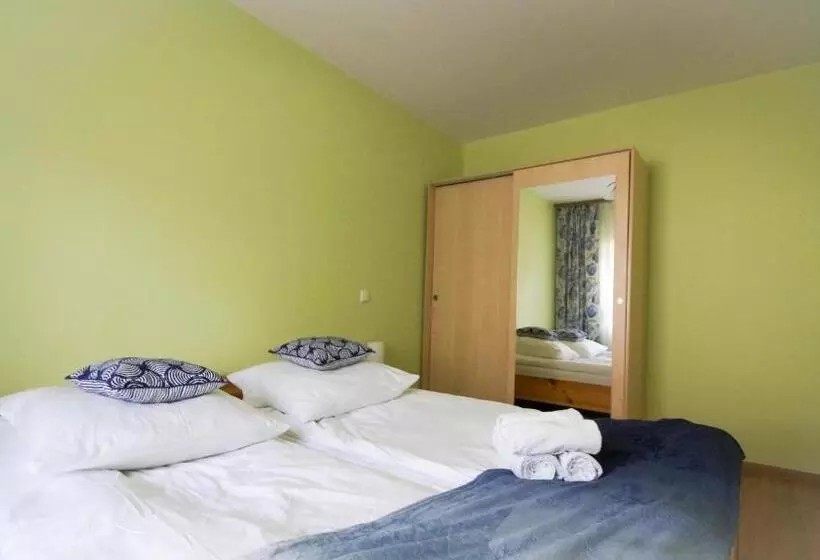 Aamiaismajoitus (B&B) Niebieska Tawerna