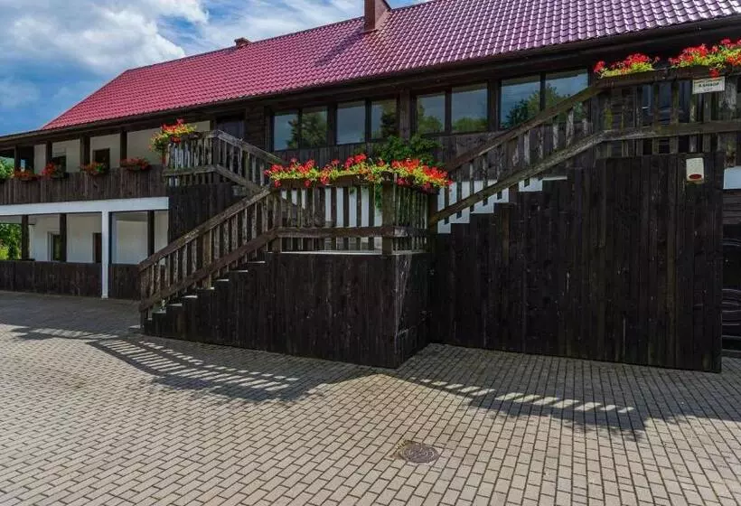 Aamiaismajoitus (B&B) Niebieska Tawerna