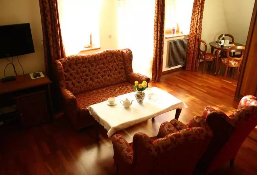 Aamiaismajoitus (B&B) Poduszka Pensjonat Nad Rzeką