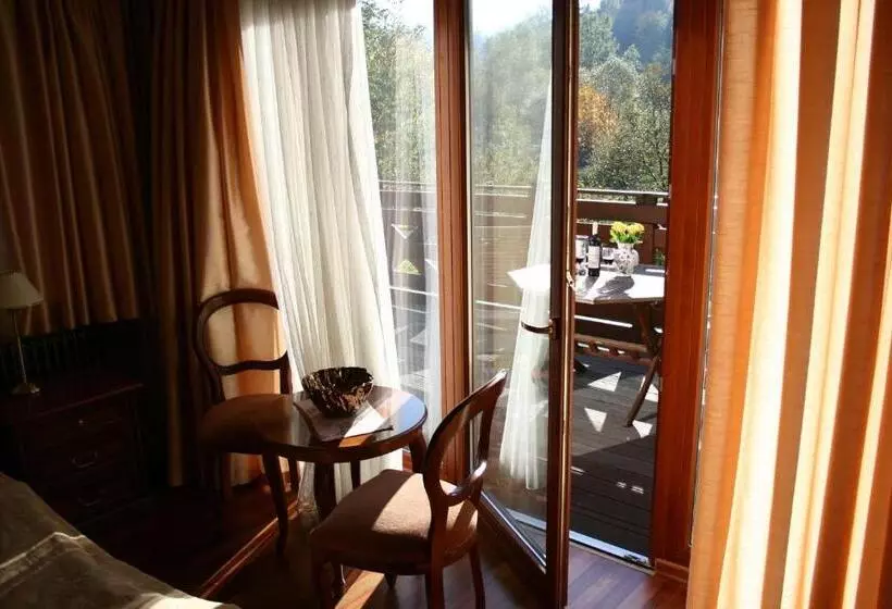 Aamiaismajoitus (B&B) Poduszka Pensjonat Nad Rzeką