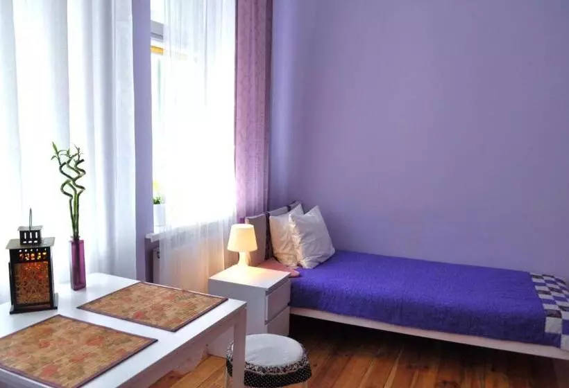 Happy House Hostel