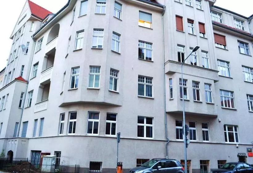 Happy House Hostel