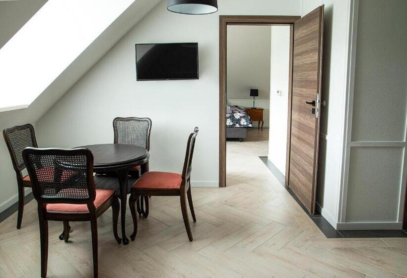 בית מלון כפרי Czarna Dama Apartamenty