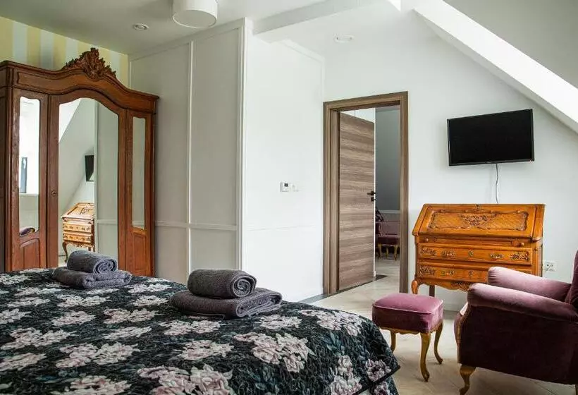 Hotelli Czarna Dama Apartamenty