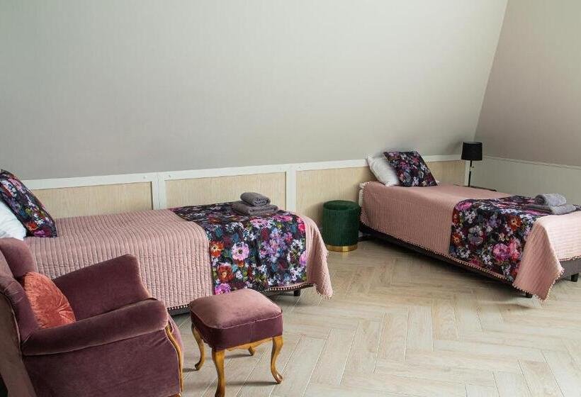 בית מלון כפרי Czarna Dama Apartamenty