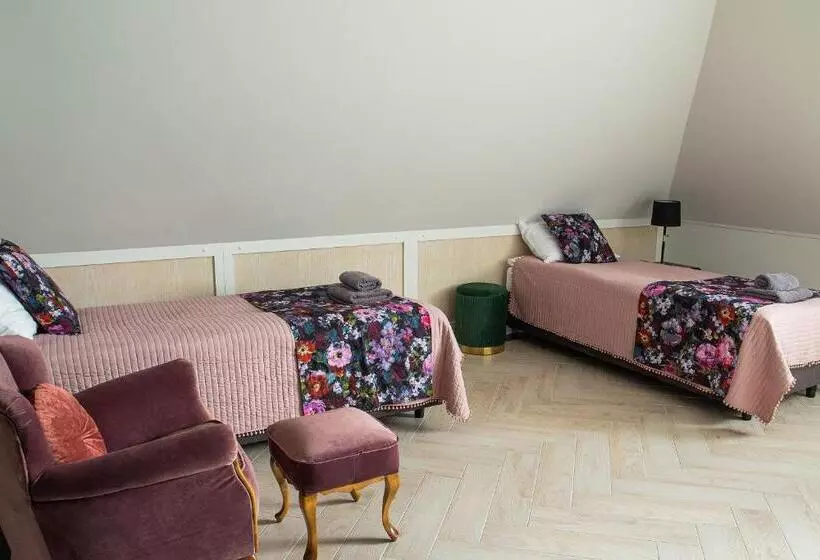 Hotelli Czarna Dama Apartamenty