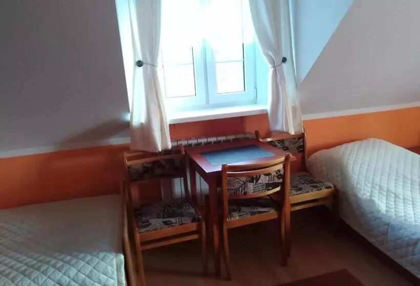ホテル Dom Gościnny Woleninowo