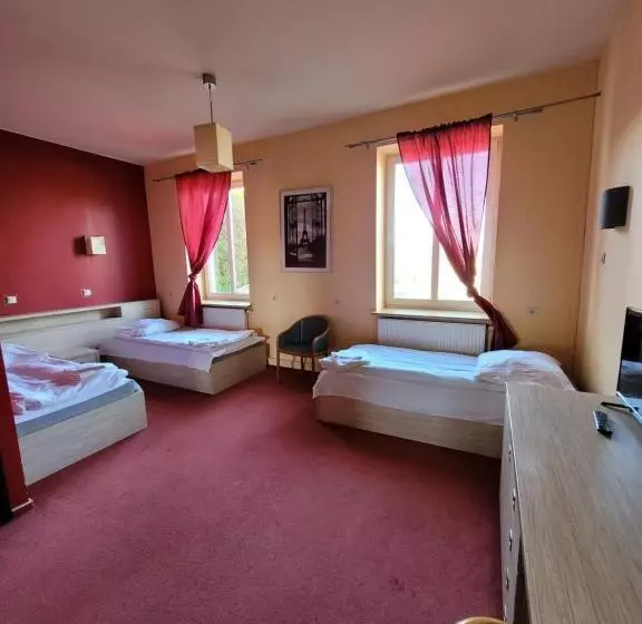 ホテル Dworek Sobieskiego