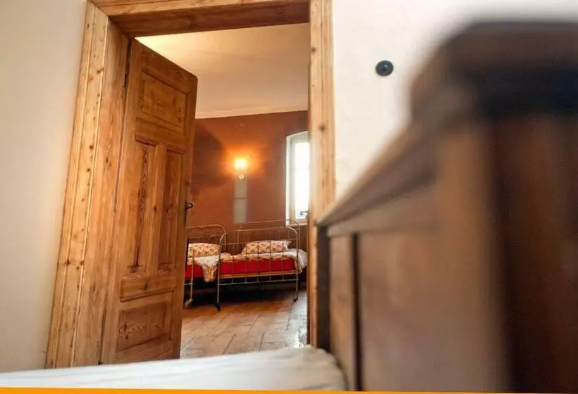 Hotelli Gosciniec Kaszarnia Kamienne