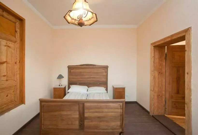 Hotelli Gosciniec Kaszarnia Kamienne