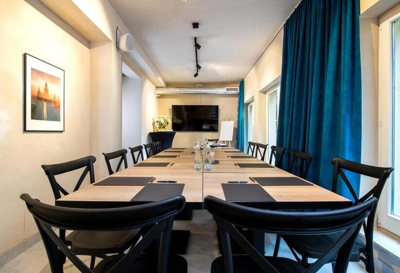 هتل Mr67 Mayera Rapaporta