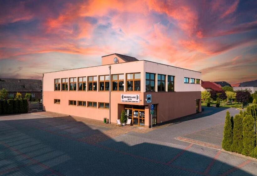 فندق Reśliński