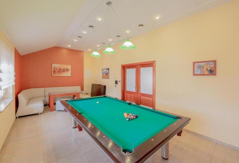 فندق Reśliński