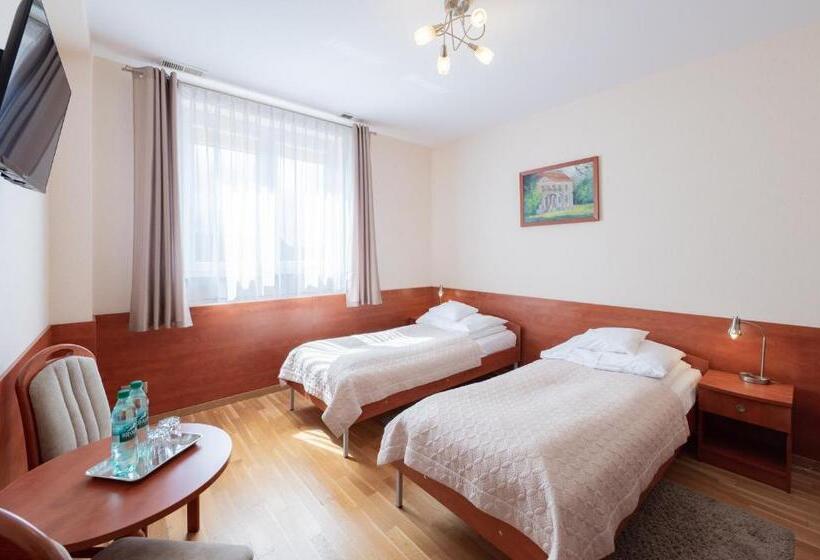 فندق Reśliński