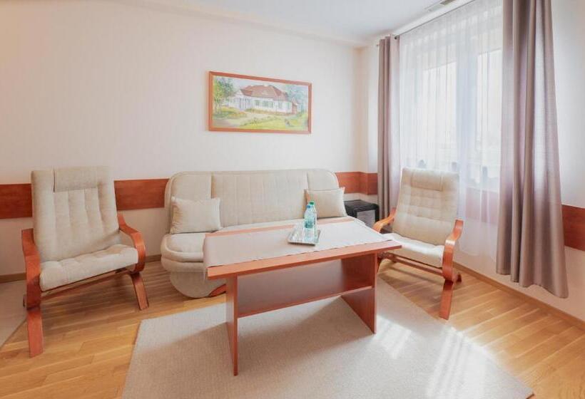 فندق Reśliński