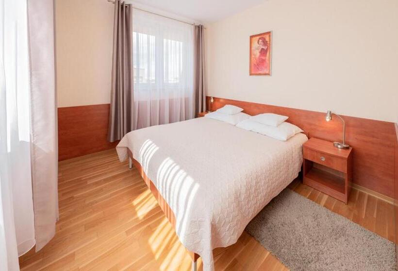 فندق Reśliński