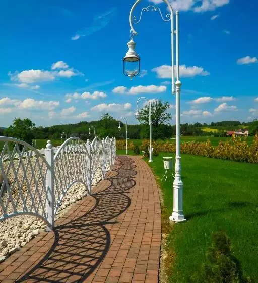 Hotelli Sękowski Dwór