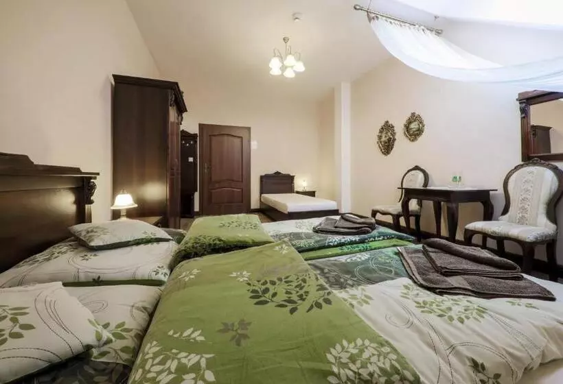 Hotelli Sękowski Dwór
