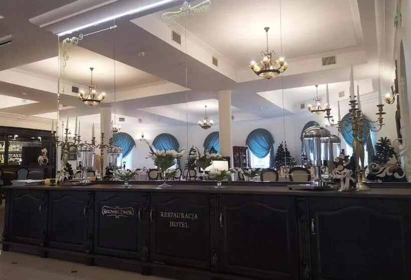 Hotelli Sękowski Dwór