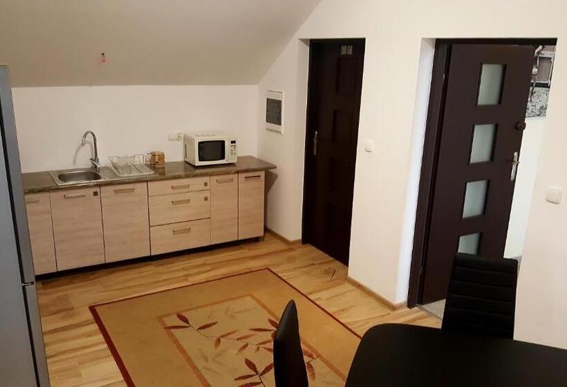 بنسيون Apartamenty Daisy