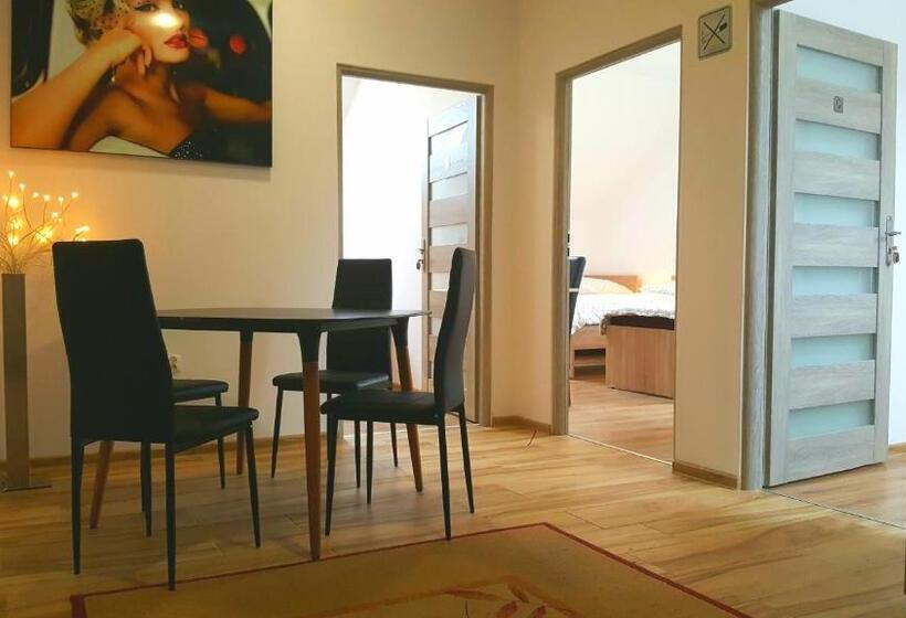 بنسيون Apartamenty Daisy