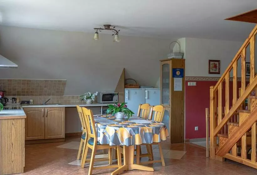 Majatalo Pokoje Gościnne Pod Wysotą