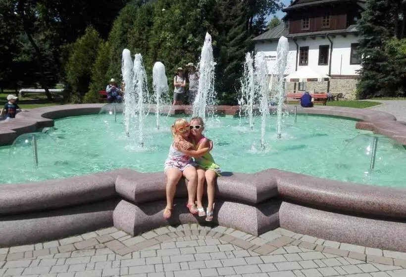 Majatalo Pokoje Gościnne Pod Wysotą