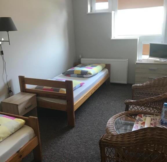 הוסטל Restauracja Zajazd Trefl