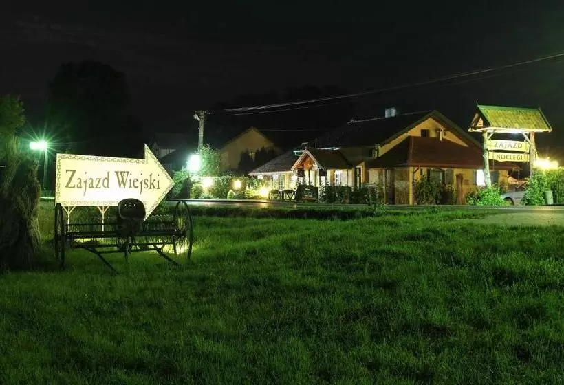 Retkeilymaja Zajazd Wiejski