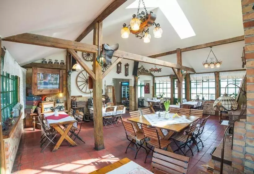 Retkeilymaja Zajazd Wiejski