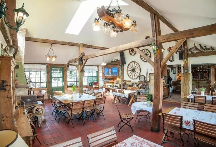 Retkeilymaja Zajazd Wiejski