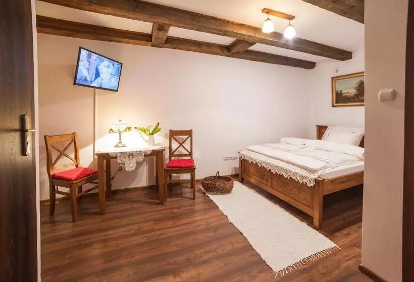 Retkeilymaja Zajazd Wiejski