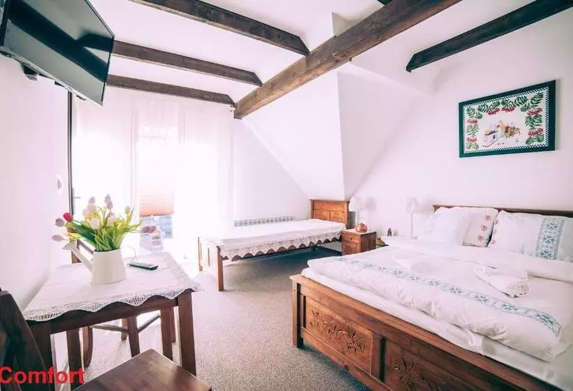 Retkeilymaja Zajazd Wiejski