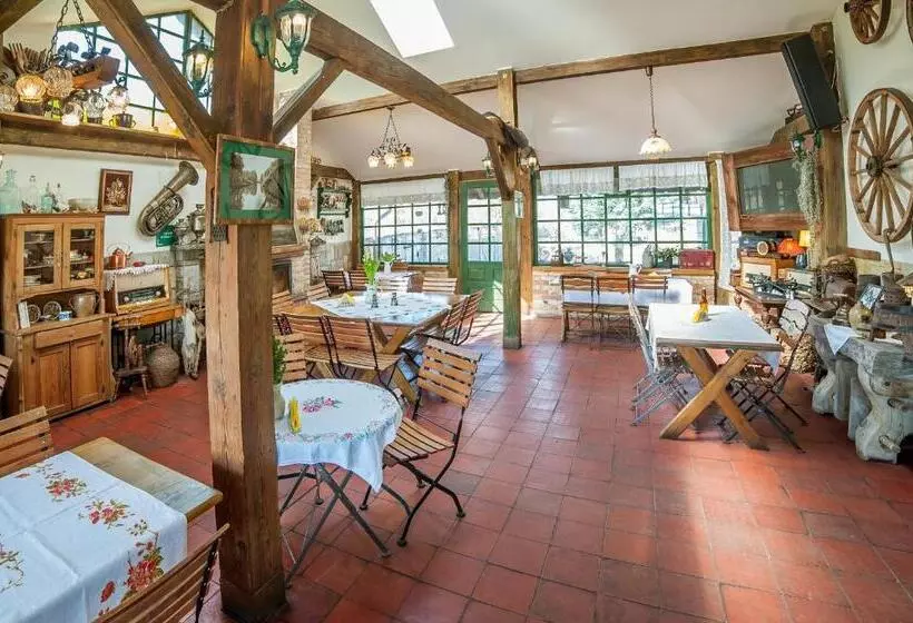 Retkeilymaja Zajazd Wiejski