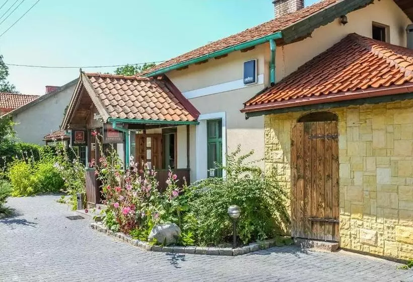 Retkeilymaja Zajazd Wiejski