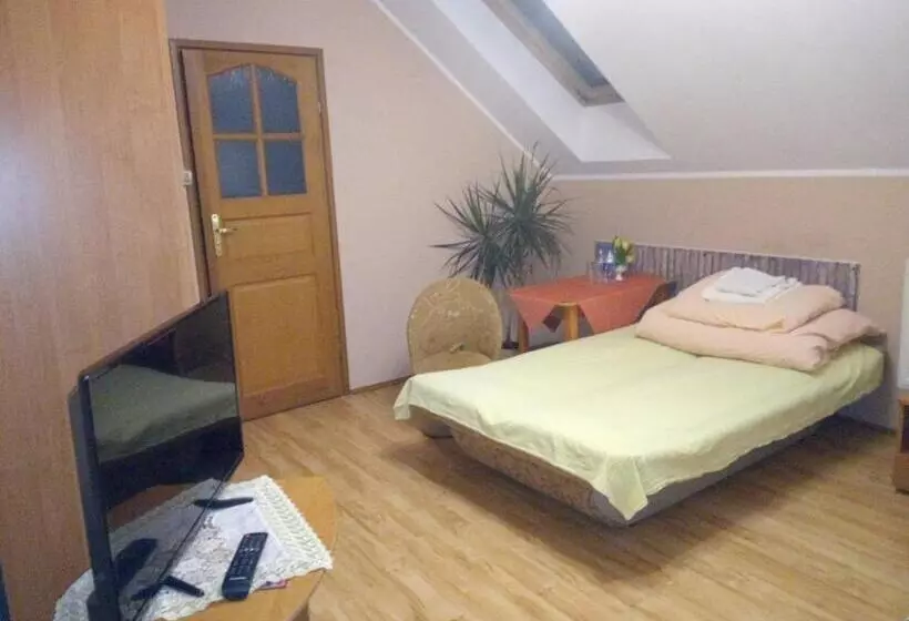 Retkeilymaja Zajazd Zagłoba