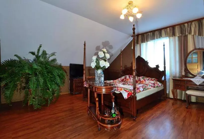 Retkeilymaja Zajazd Zagłoba