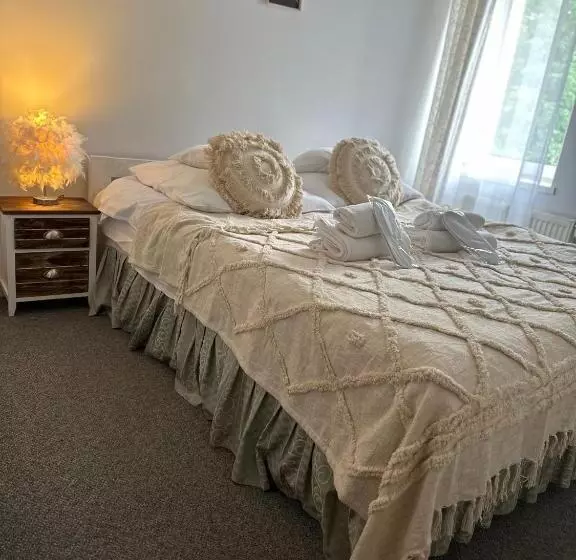 تختخواب و صبحانه Anielski Zakatek Polanczyk