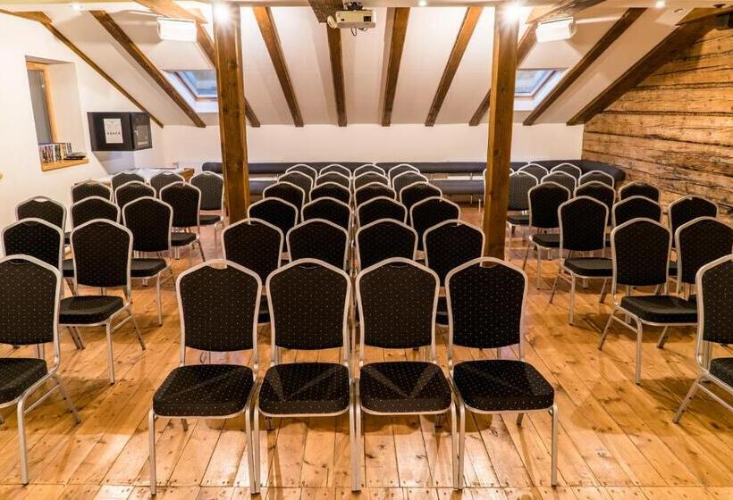 Bed and Breakfast Dworek Szwajcaria