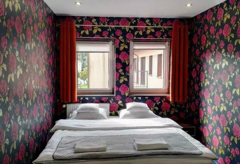 Aamiaismajoitus (B&B) Nata Pokoje Gościnne Restauracja