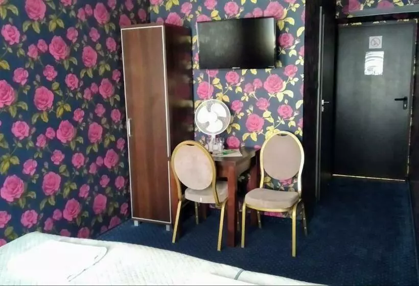 Aamiaismajoitus (B&B) Nata Pokoje Gościnne Restauracja