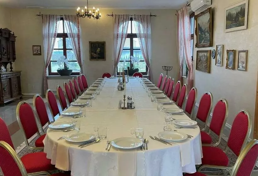 Aamiaismajoitus (B&B) Pałac Słonowice